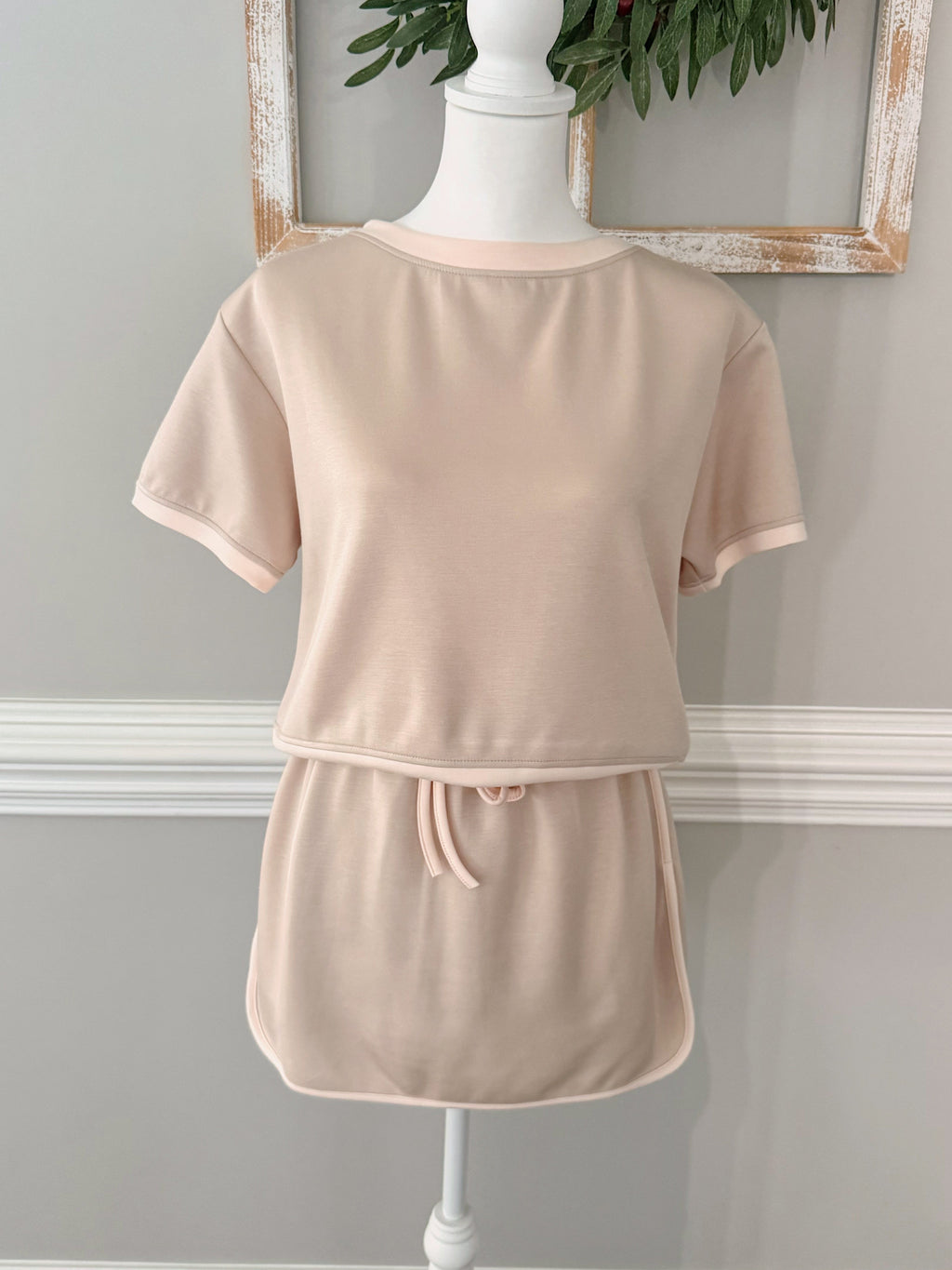 Kendall Beige & White Set