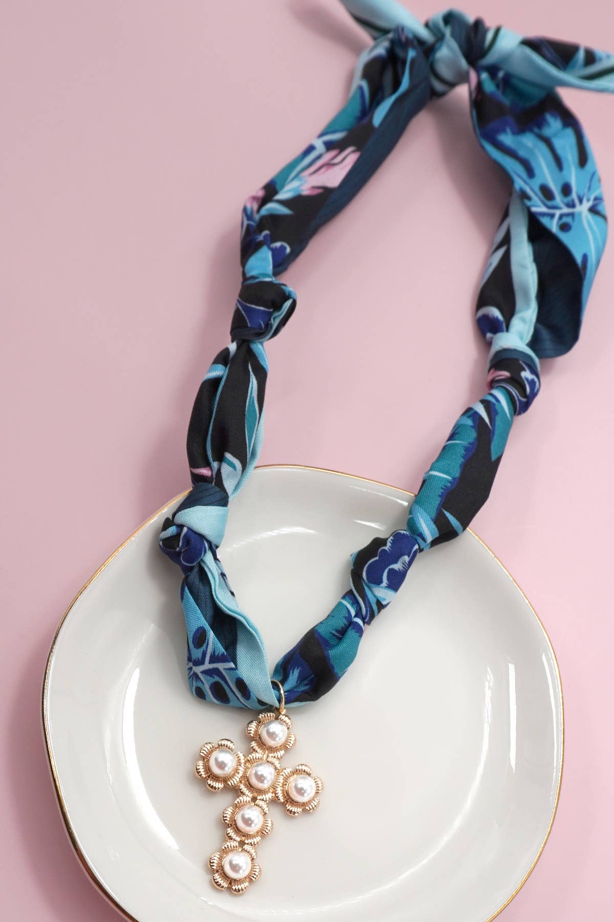 HANDMADE SCARF CROSS CHARM NECKLACE