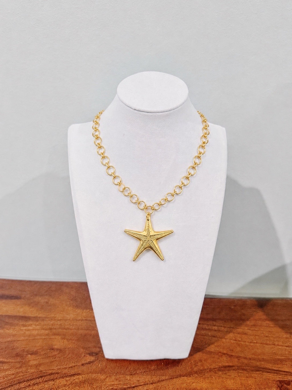 PUFFY STAR CHUNKY NECKLACE