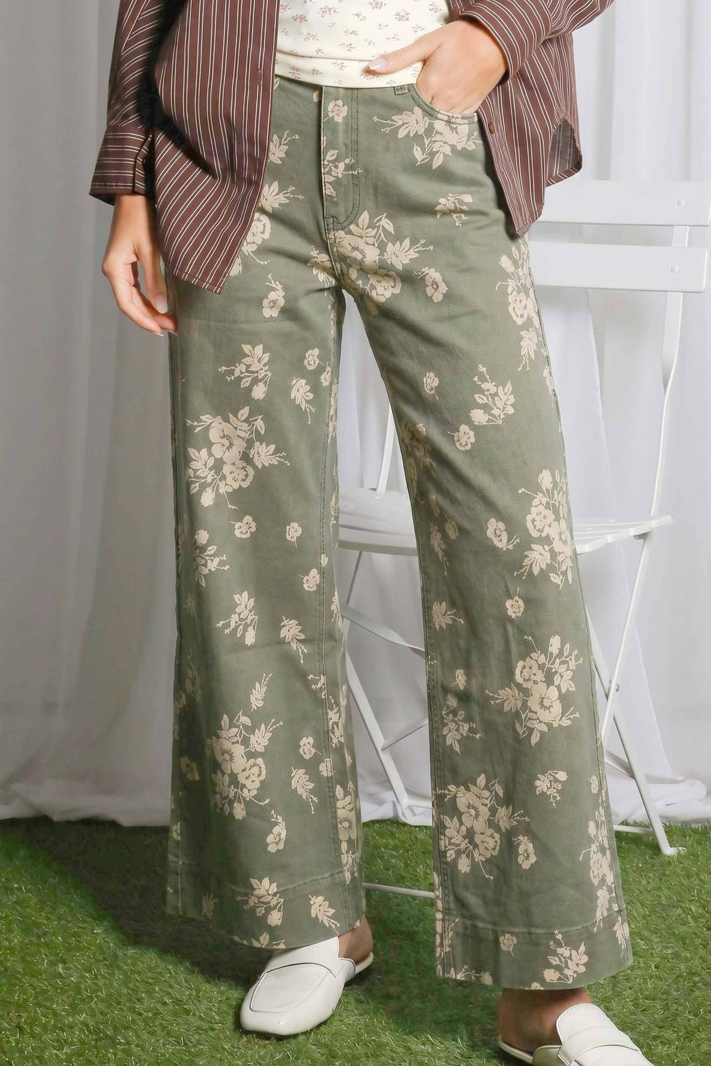 Floral Print Straight Leg Denim Pants