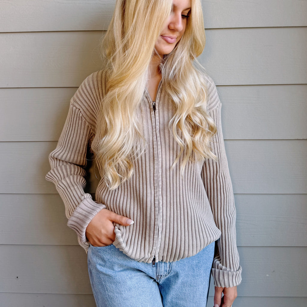 WASHED ZIP UP SWEATER