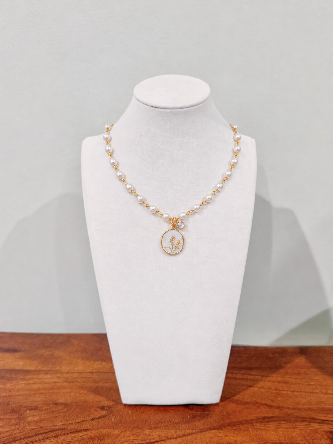Pearl Chain Floral Oval Pendant Necklace