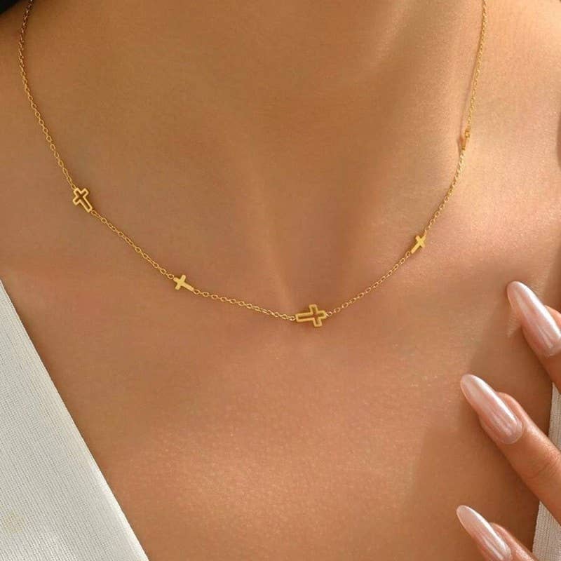 CROSS PENDANT NECKLACE