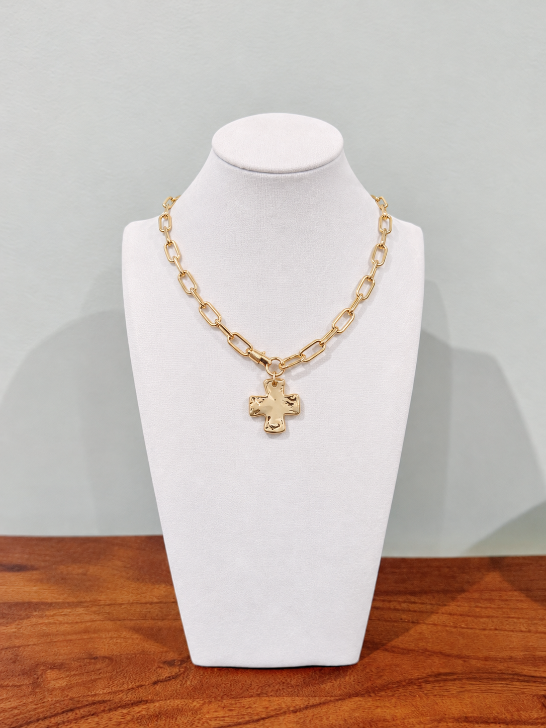 SMALL HAMMERED CROSS NECKLACE