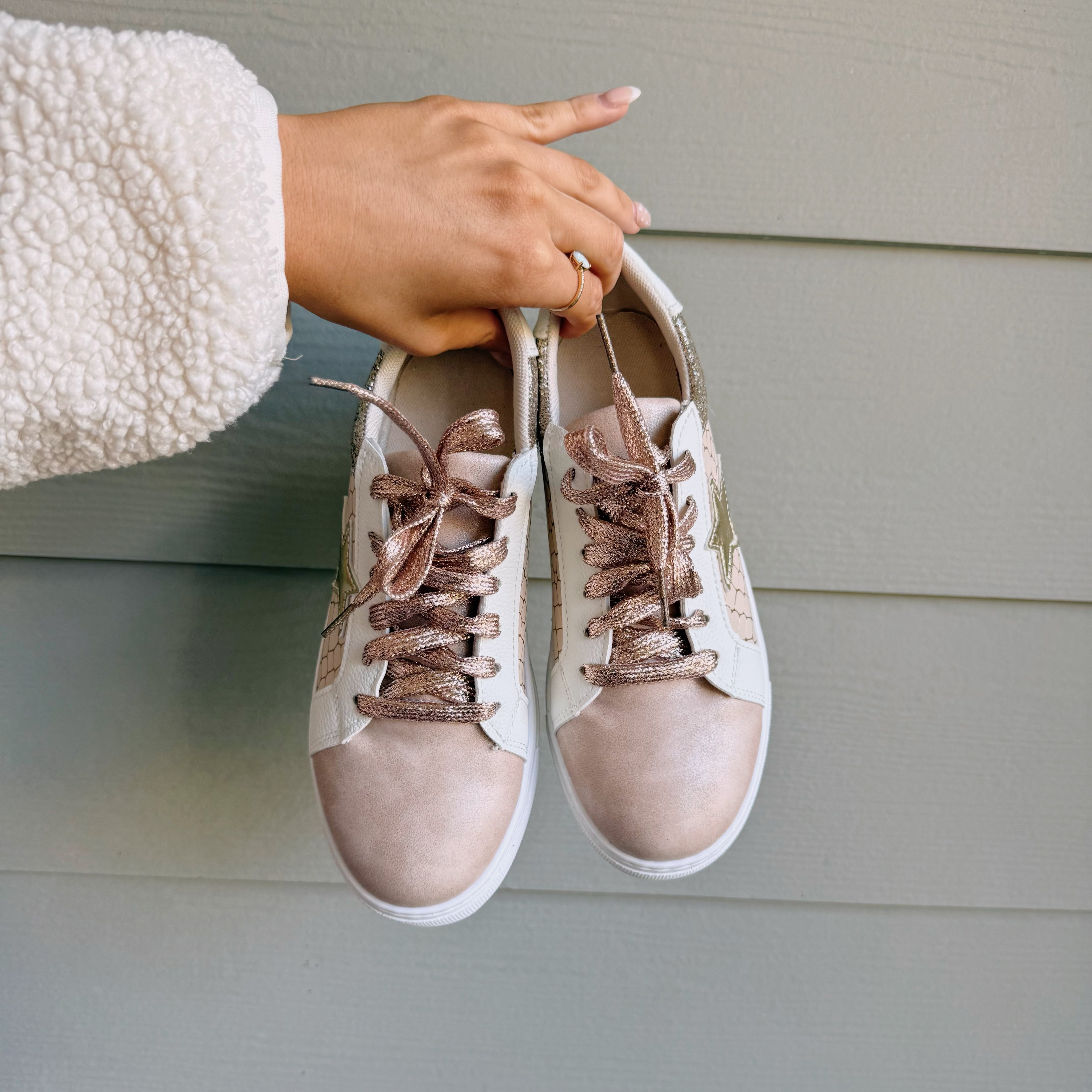 Glitter Star Patchwork Leather Lace-up Sneakers