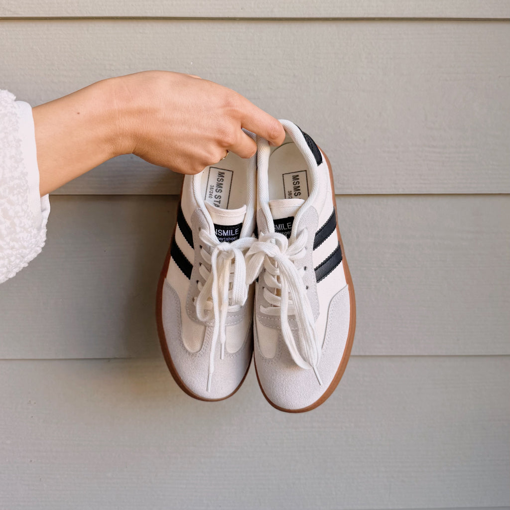 Striped Lace-up Flat Sneakers