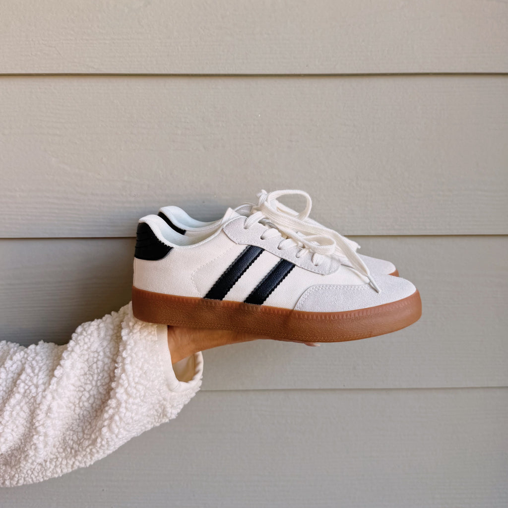 Striped Lace-up Flat Sneakers