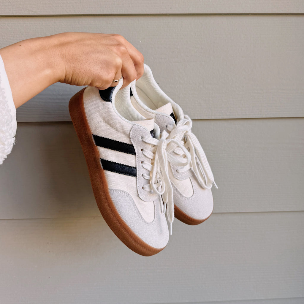 Striped Lace-up Flat Sneakers