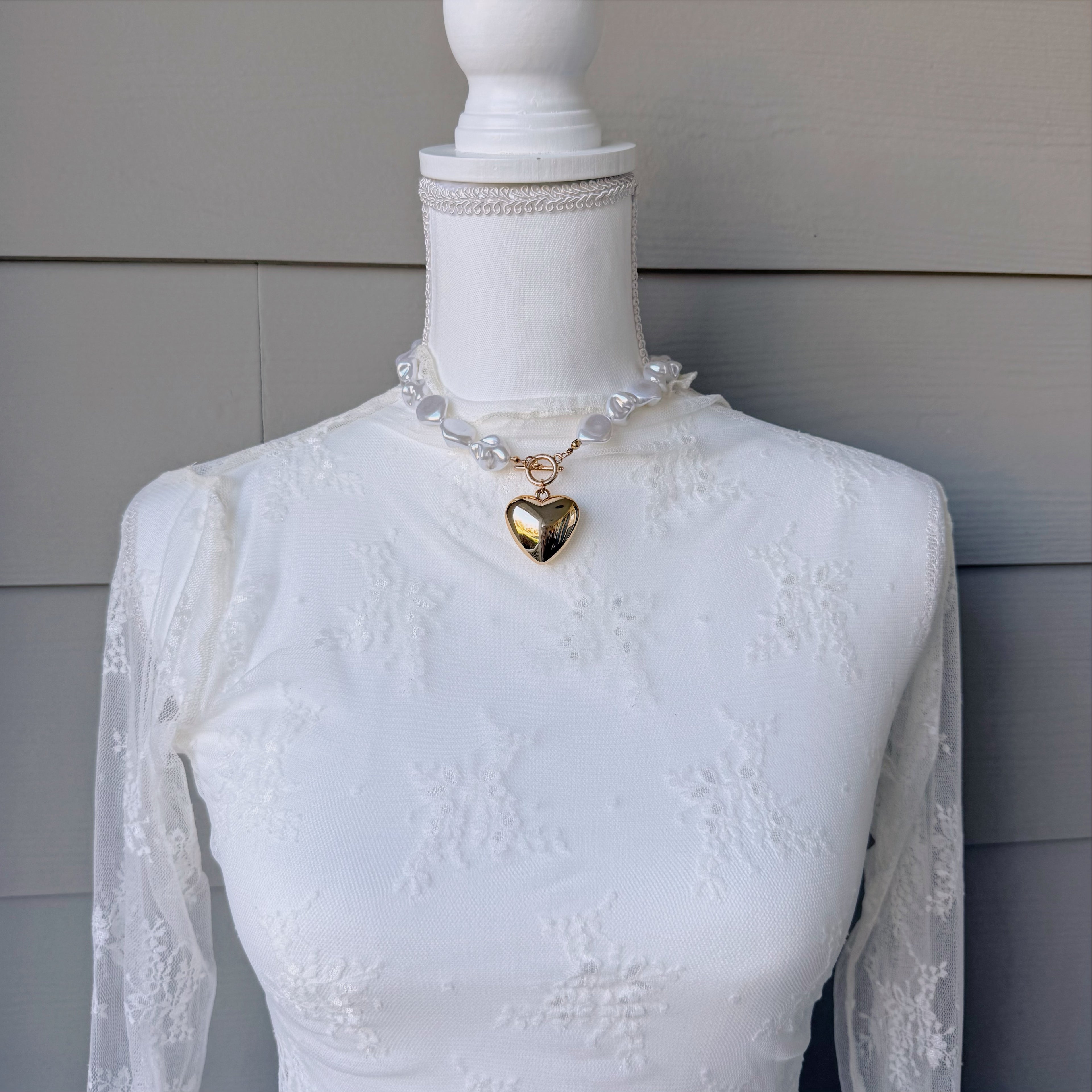 PEARL BEADED HEART CHARM TOGGLE NECKLACE