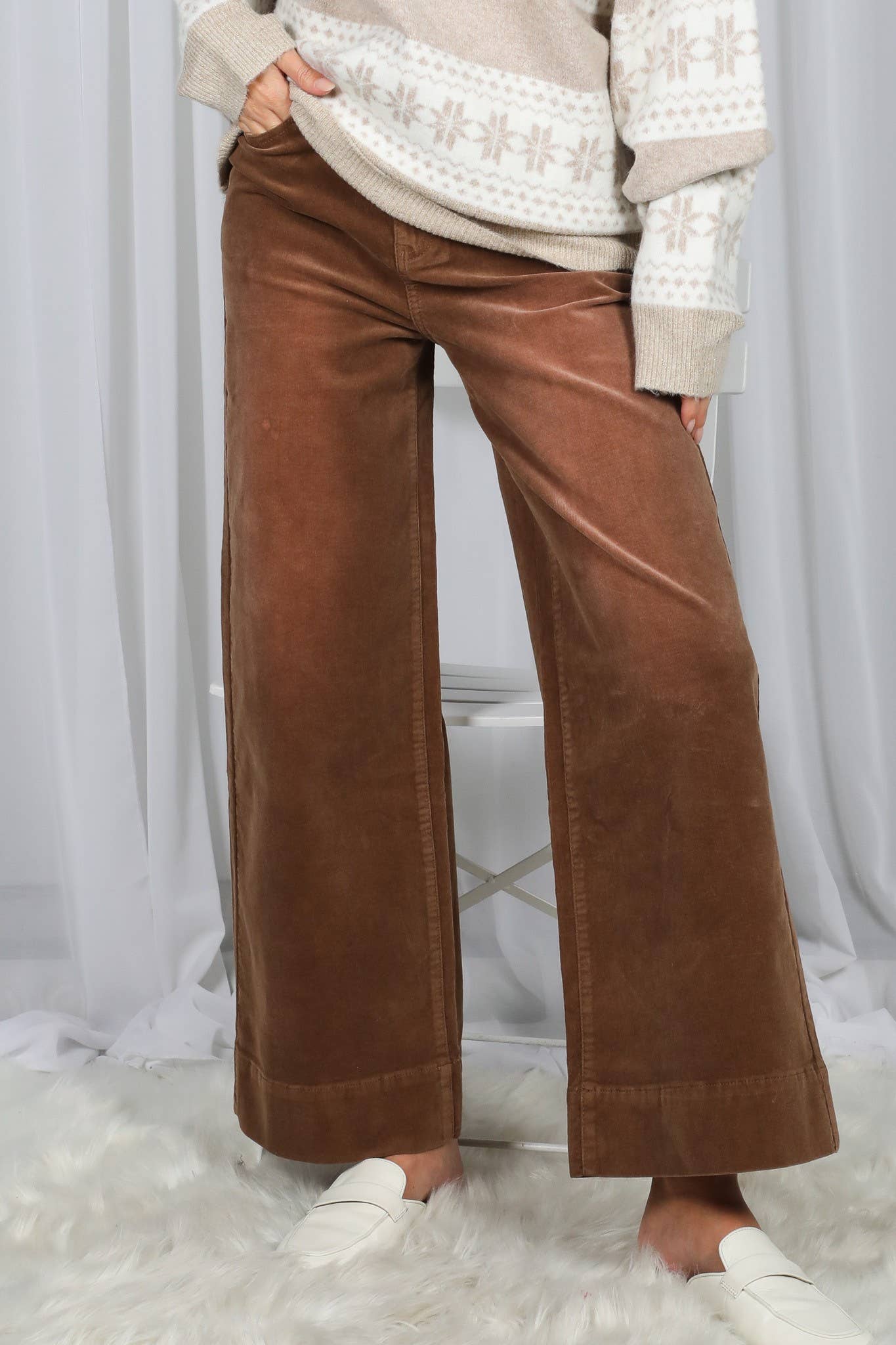 Nora Corduroy Cropped Pants