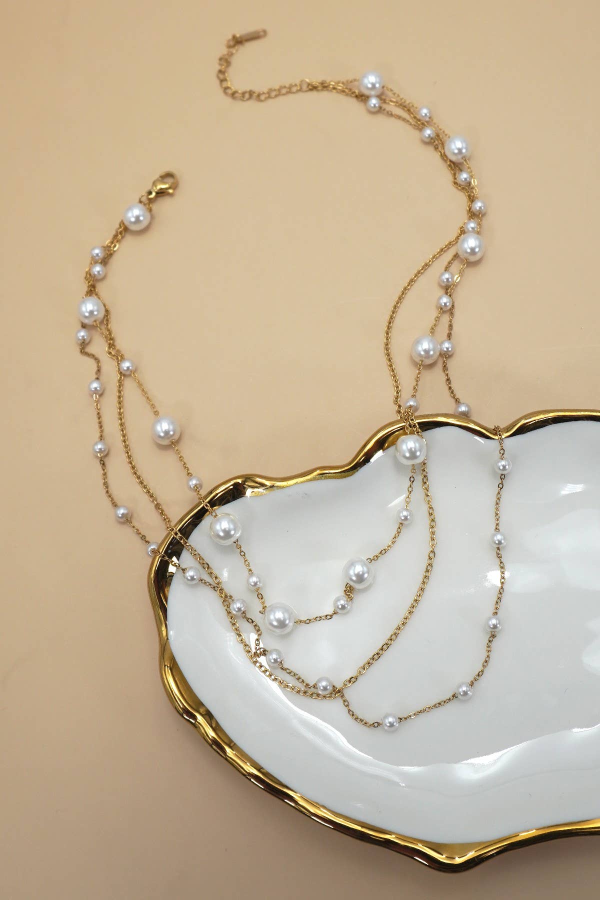 LAYERED PEARL NECKLACE