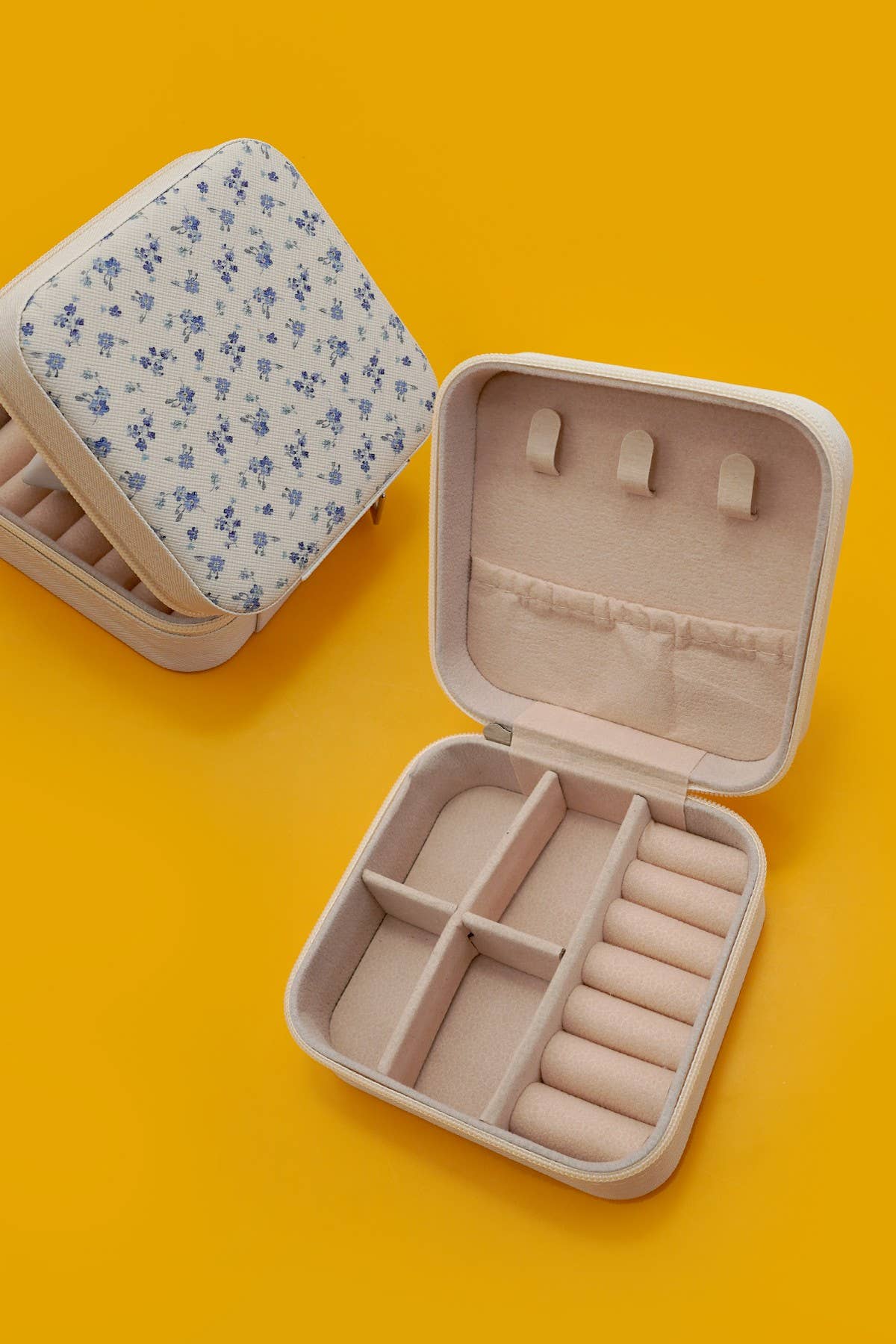 JEWELRY TRAVEL BOX CASE